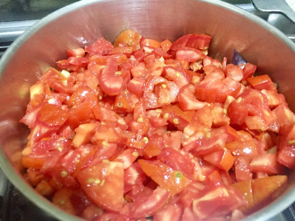Tomato layer in the pot.