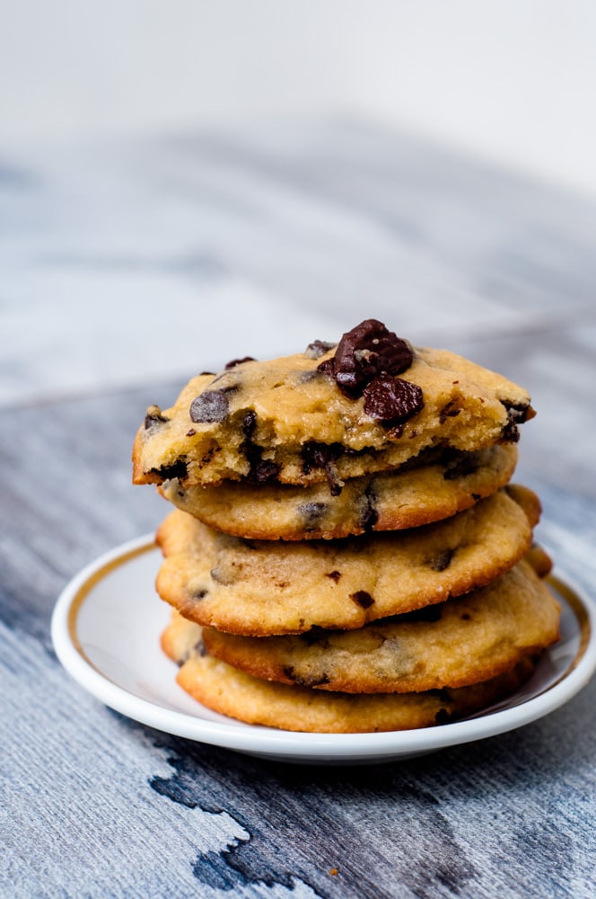 https://recipe52.com/wp-content/uploads/2019/02/Chocolate-chip-cookies-1-of-1-3.jpg