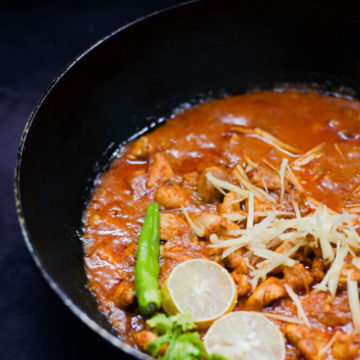 Ginger chicken in the wok.