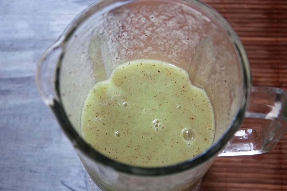 kiwi juice in blender.