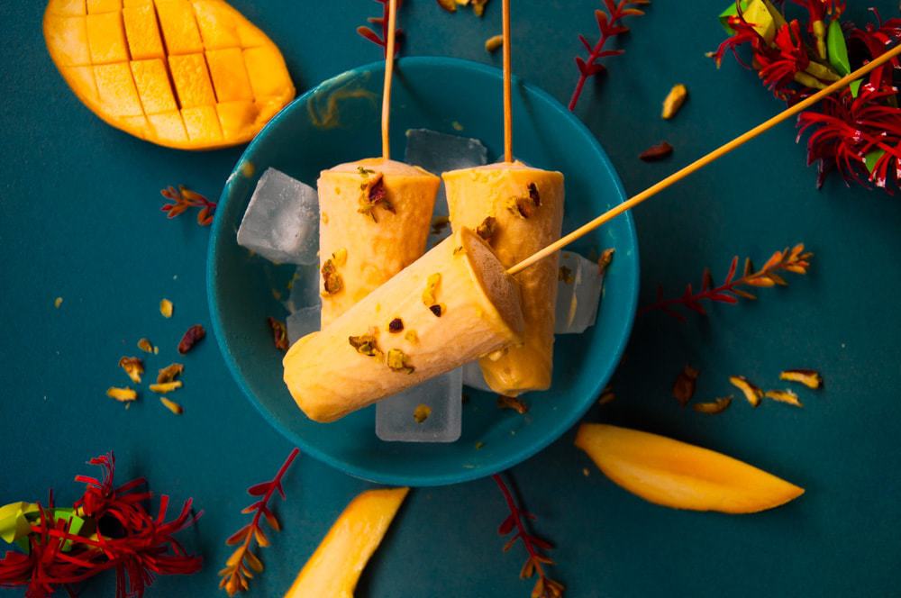 Mango kulfi without cooking, just 4 ingredients! | Recipe52.com