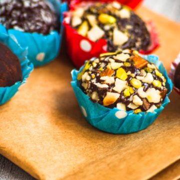 Brigadeiro Chocolate truffles with cocoa powder