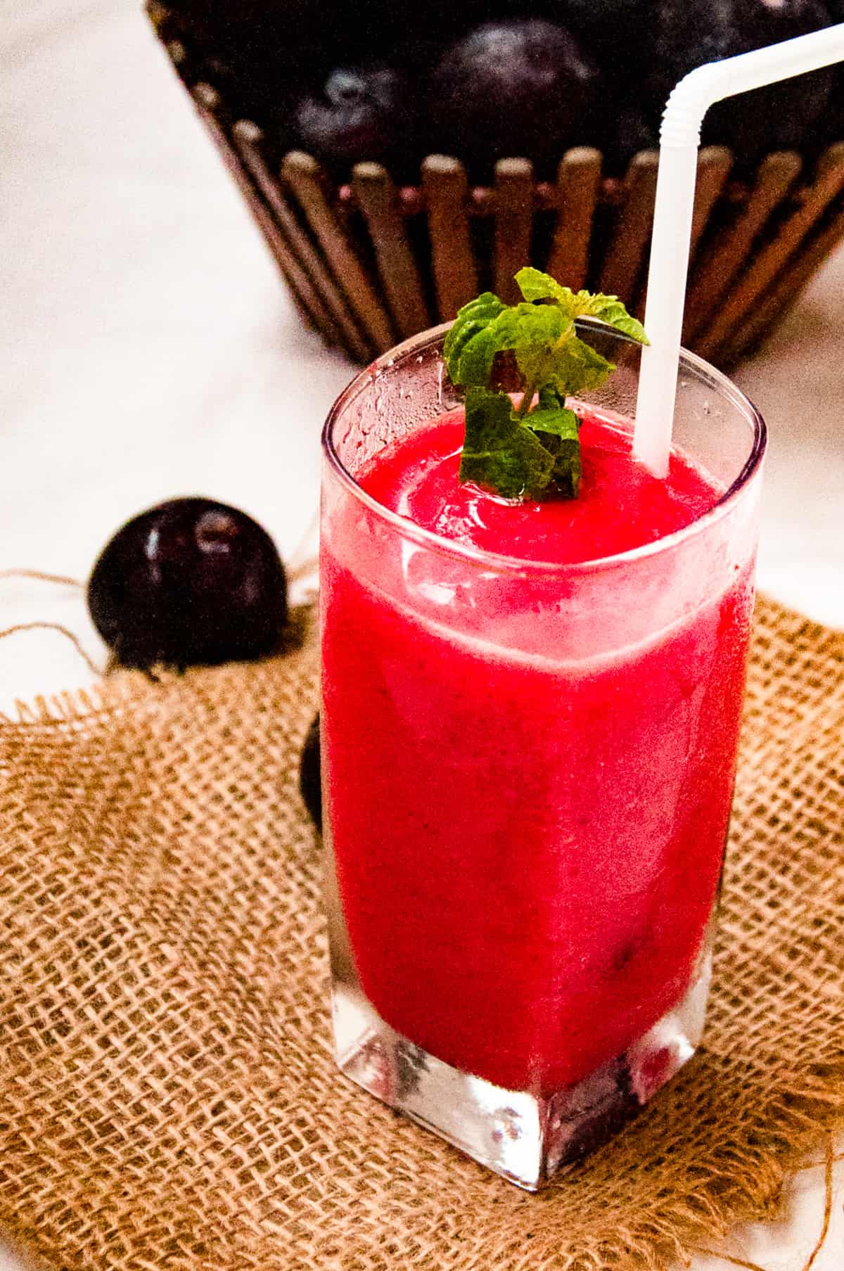 Delicious Plum Juice Recipe: Refreshing and Easy to Make