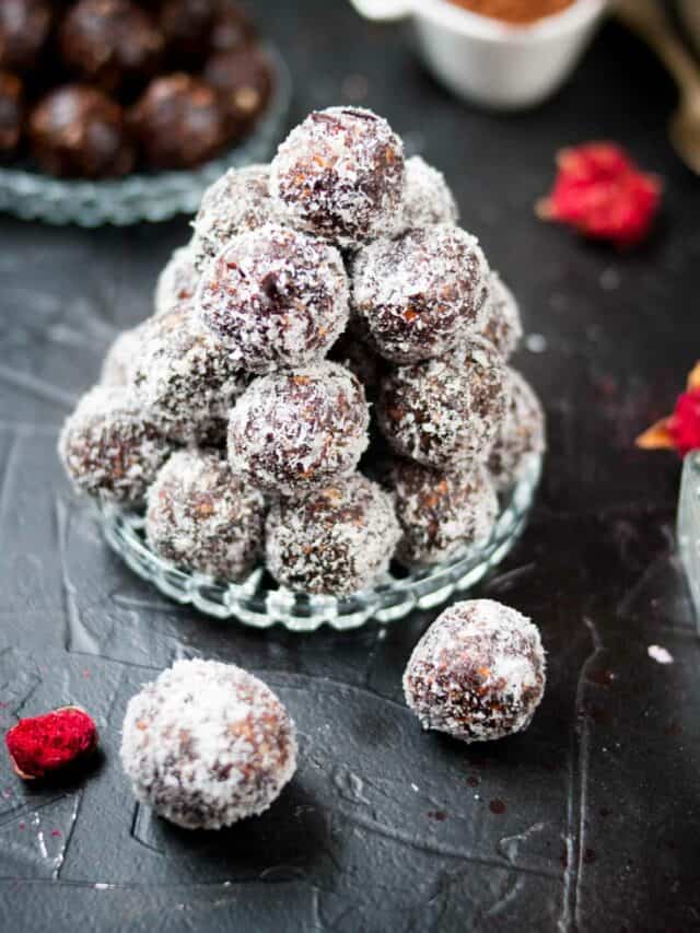 Coconut Date Balls