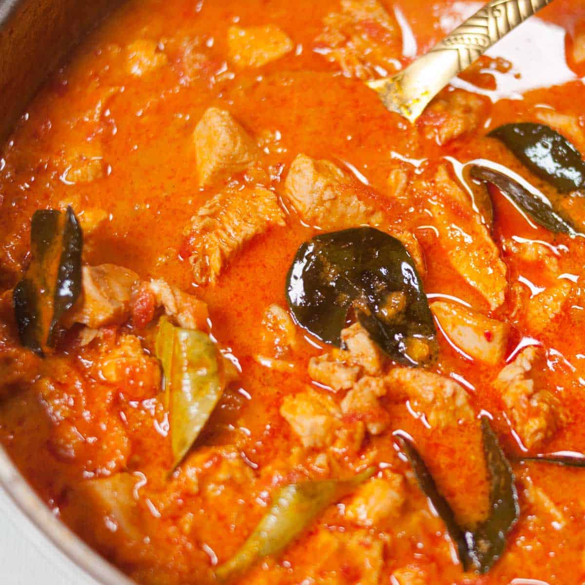 Thai Red Curry Chicken - Recipe52.com