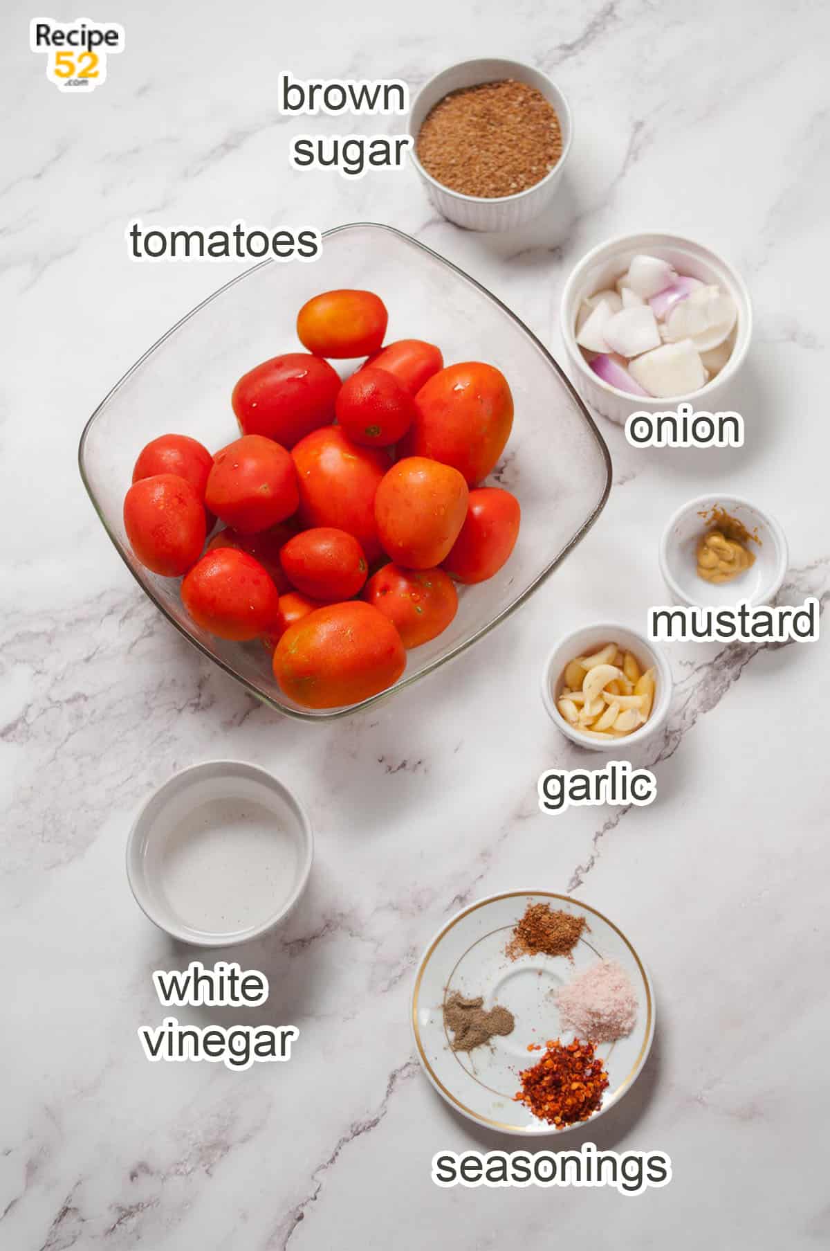 Ingredients to make the Homemade ketchup from fresh tomatoes.
