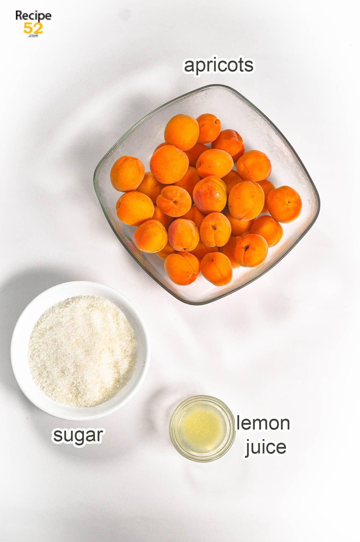 Ingredients for apricot jam.